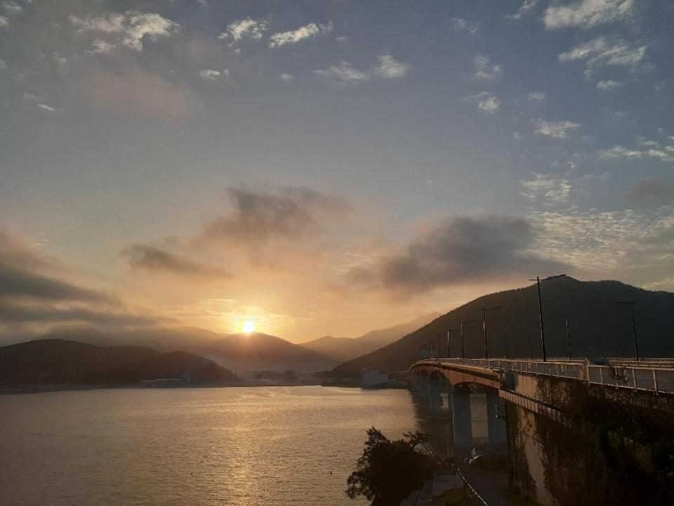 Tongyeong Bridge Hotel المظهر الخارجي الصورة